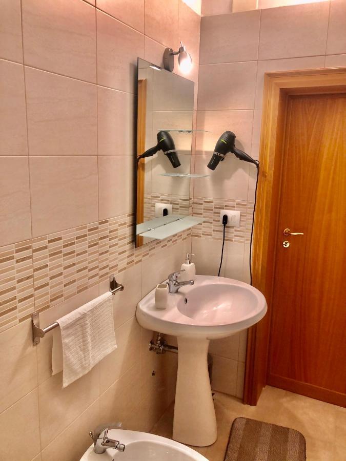 Al Civico 3 Centro Apartment โปลีญาโนอามาเร ภายนอก รูปภาพ